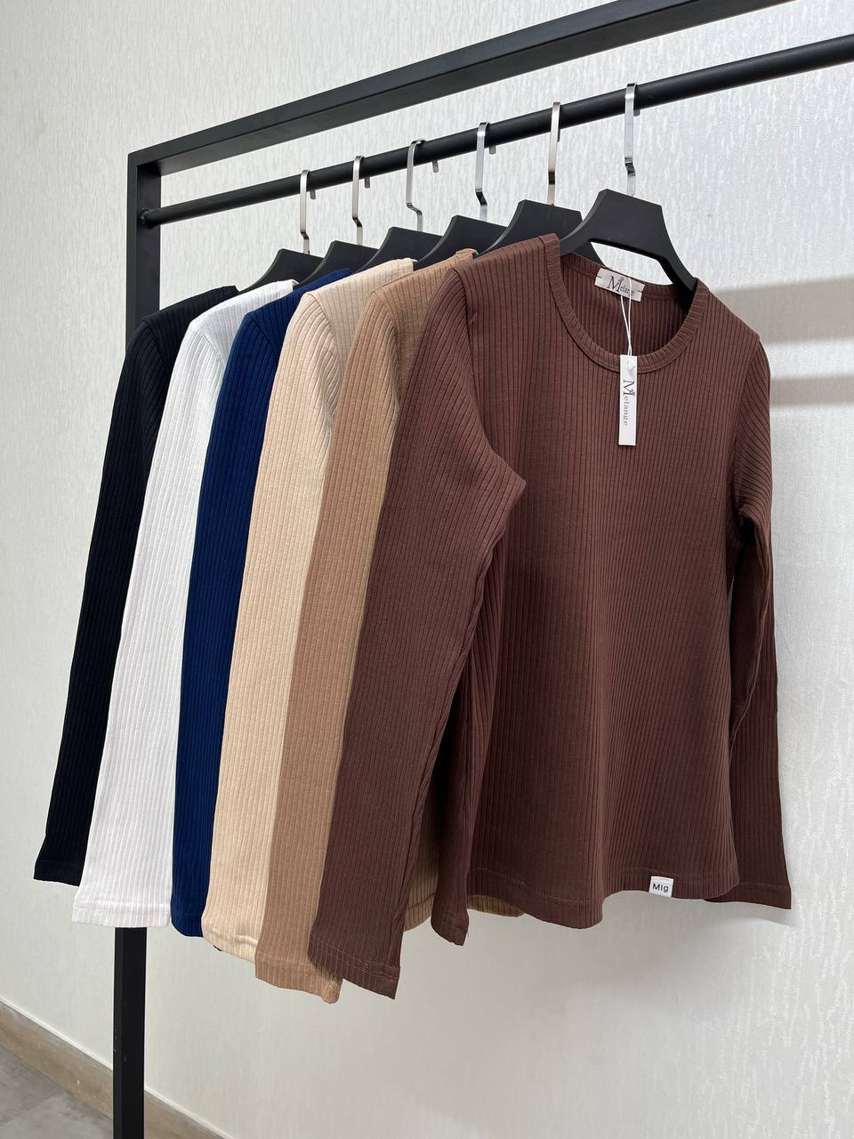 بلوز یقه گرد کبریتی با تن خوری جذاب