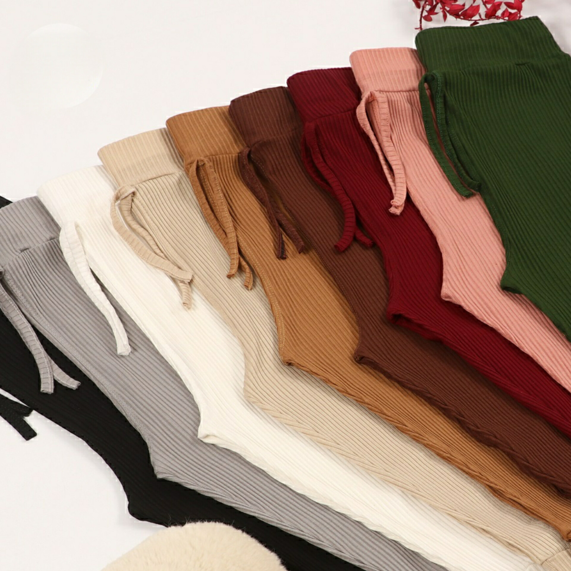 شلوارک میله ای تینیجر  جنس کارفانریپ ویسکوزفول کش بسیار لطیف وراحت