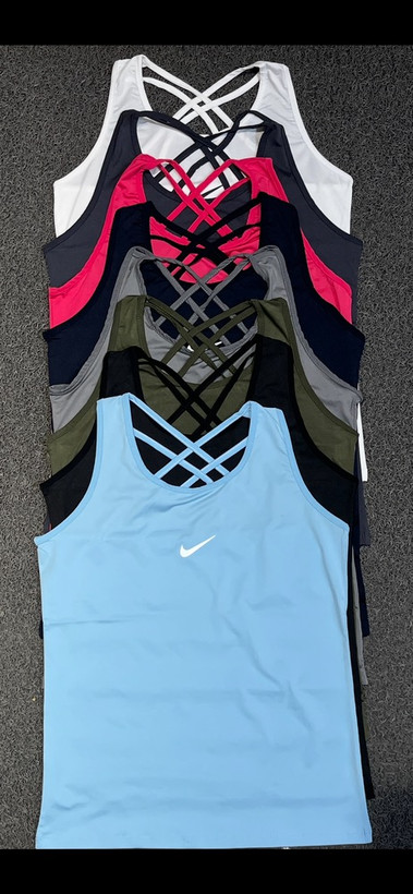 تاپ ورزشی زنانه Nike مدل پشتبندی ضربدری؛ فریسایز با رنگبندی متنوع و جذاب